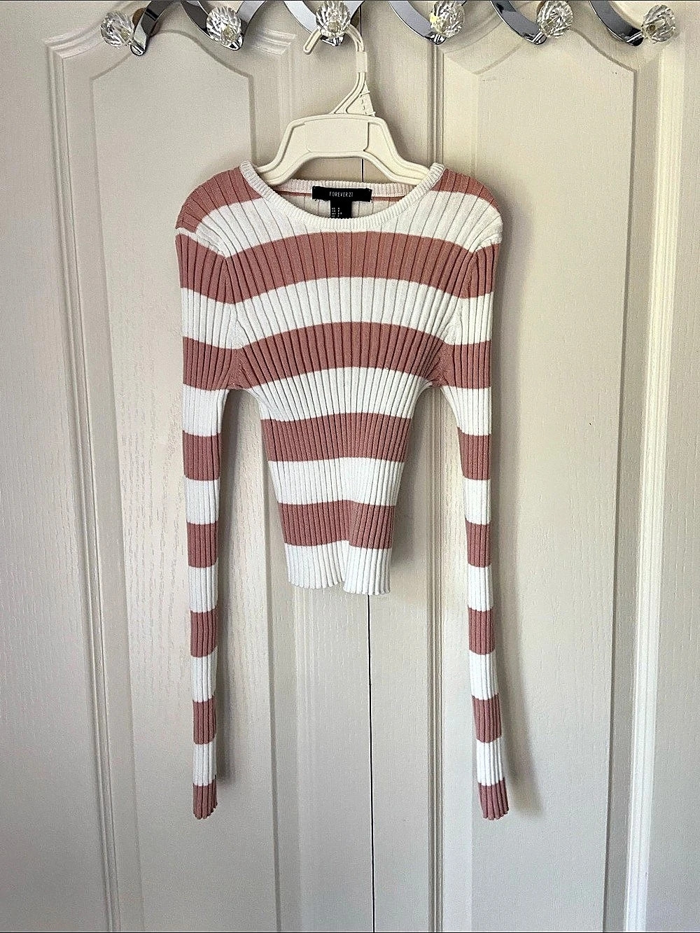 Forever 21 Women's Striped Crew Neck Cropped Sweater in Pink & White Like New